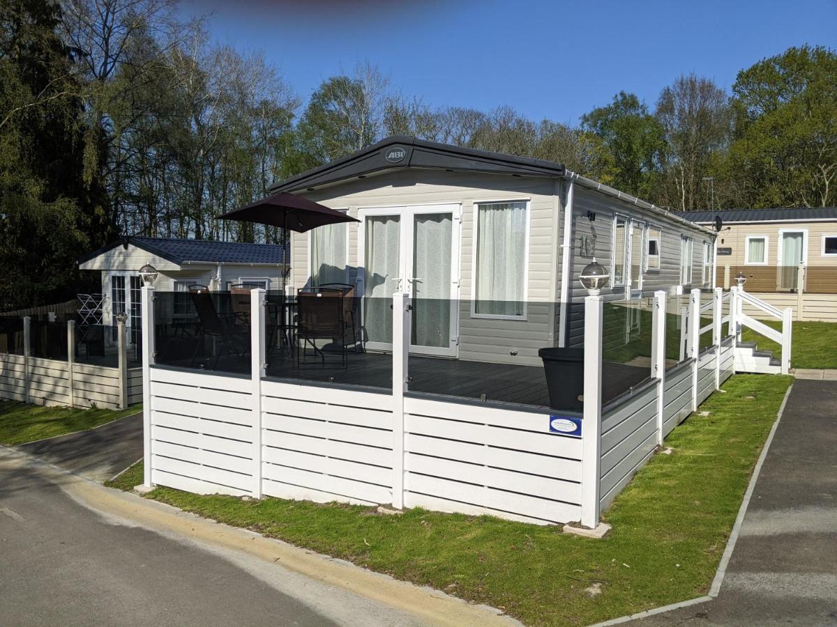 Lakeside Holiday Home Гастингс Экстерьер фото